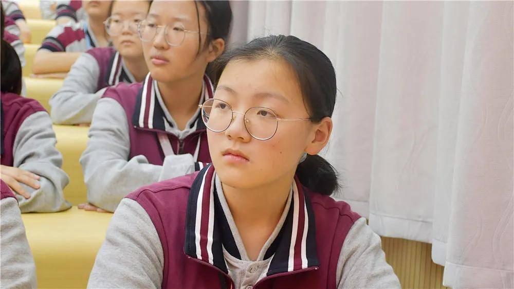 见习小魔女勇闯猪窝岛